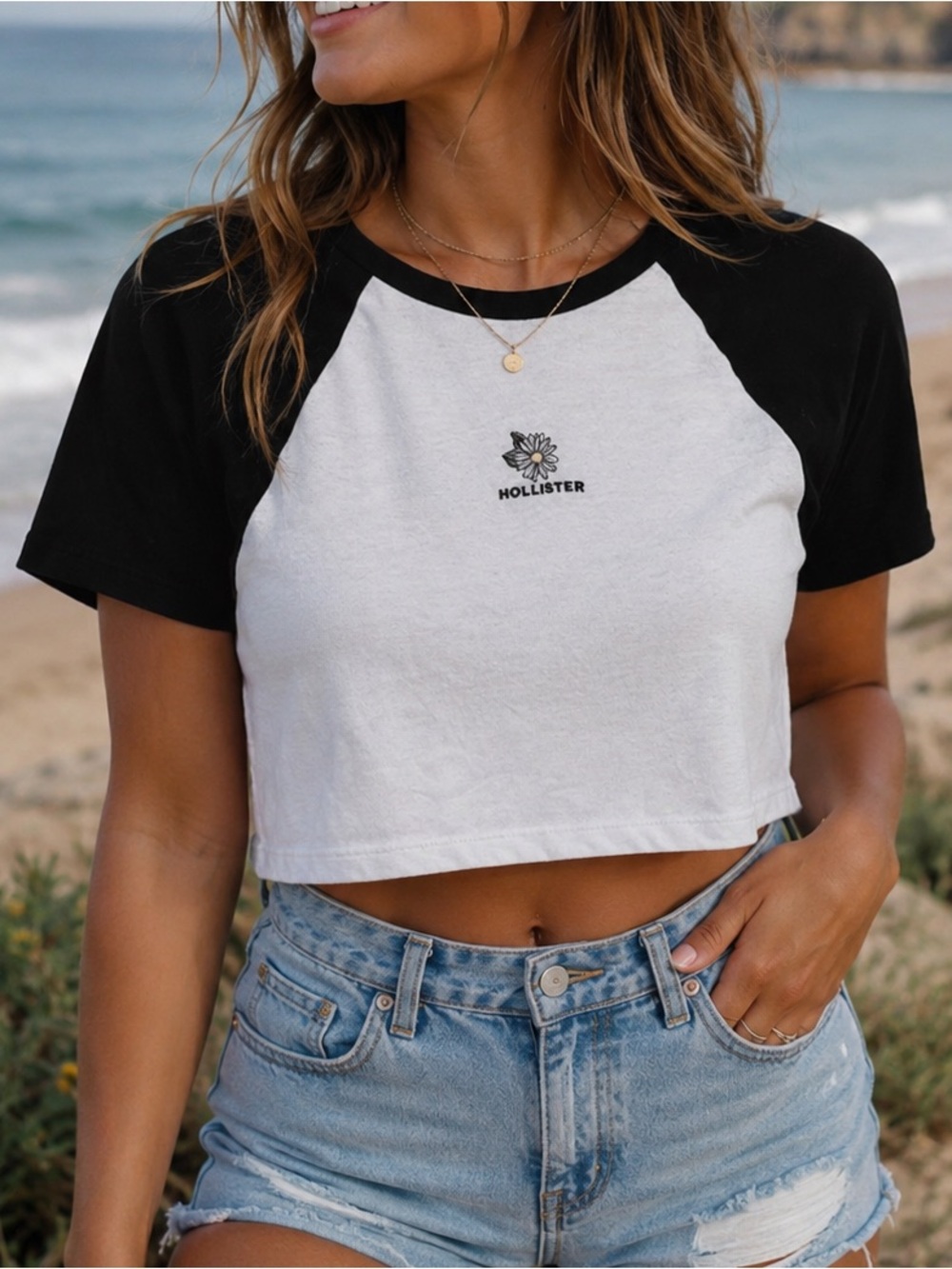 Hollister fine ribbed, cropped, baby tee